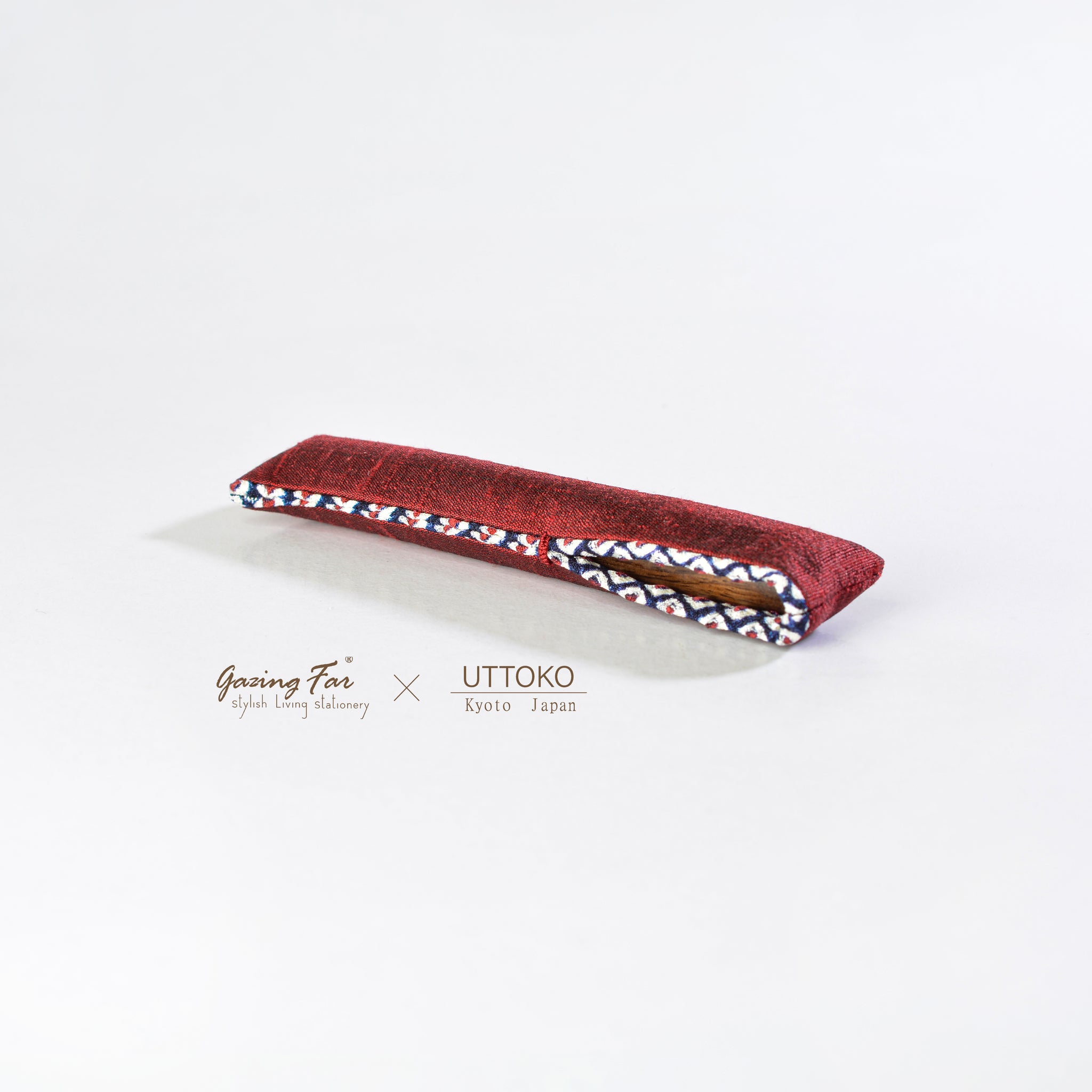GazingFar x UTTOKO elegant hand stitched silk pen sleeve for tmX fountain pen.